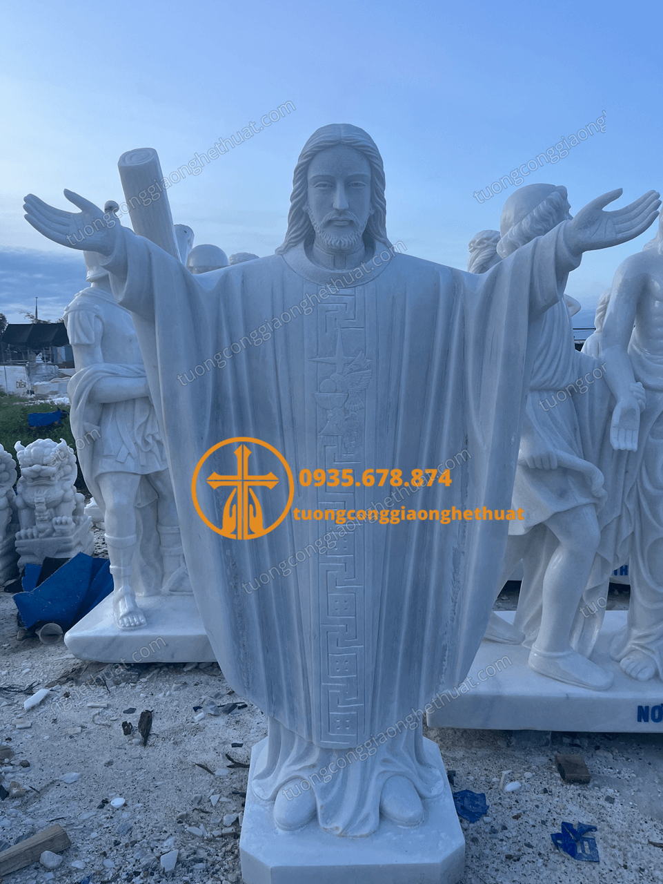 Tượng Chúa Cứu Thế Bằng Đá Non Nước Đà Nẵng Đẹp