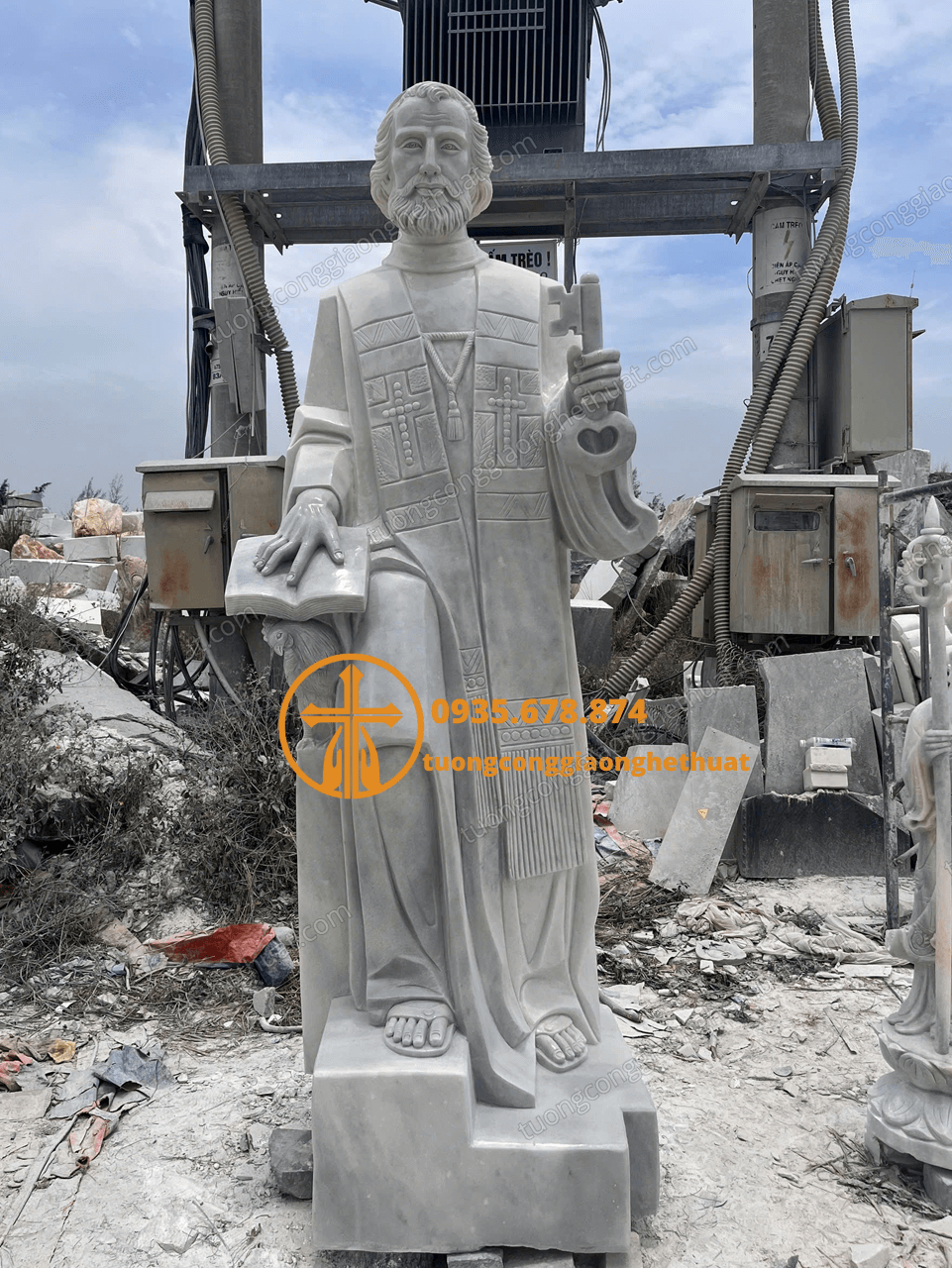 Tượng Thánh Phêrô Bằng Đá  Trắng Đẹp Tại Bình Dương