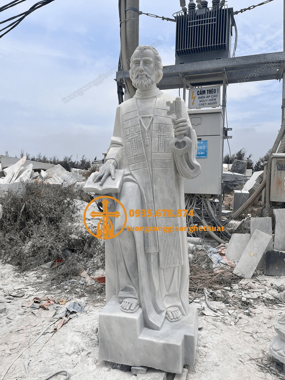 Tượng Thánh Phêrô Bằng Đá  Trắng Đẹp Tại Bình Dương