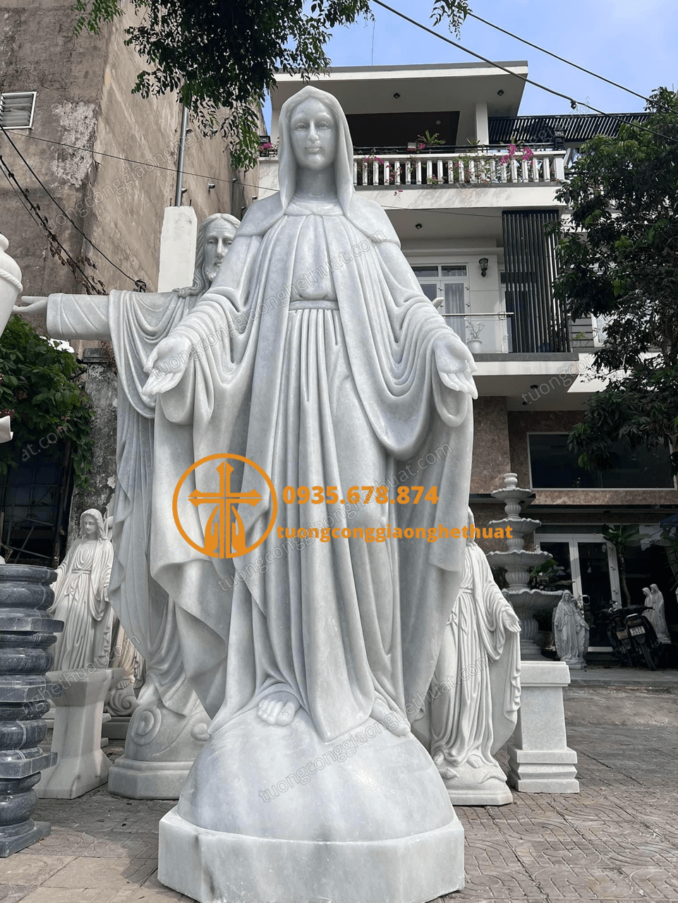 Mua Tượng Đức Mẹ Ban Ơn Bằng Đá Nguyên Khối Đồng Nai
