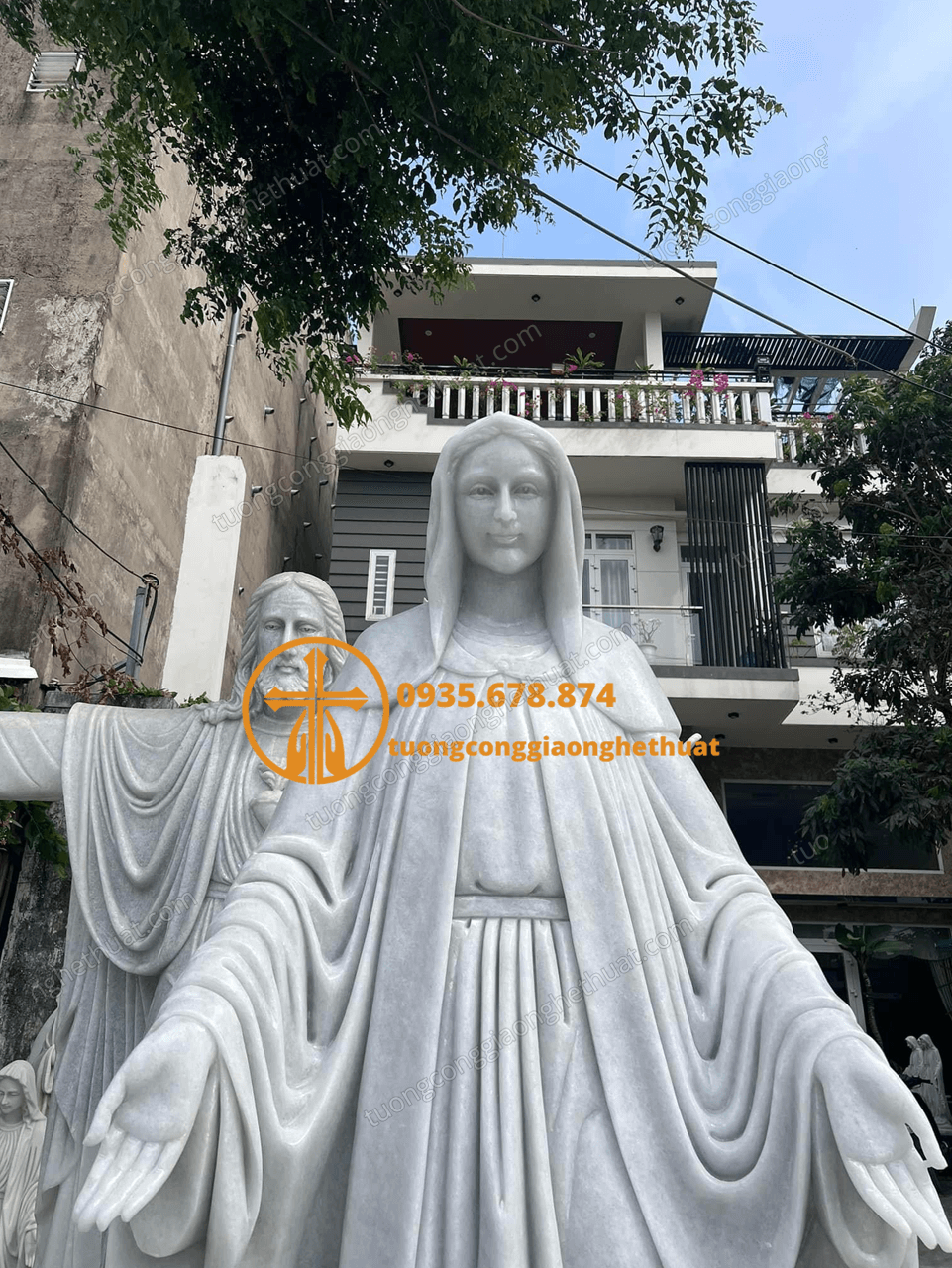Mua Tượng Đức Mẹ Ban Ơn Bằng Đá Nguyên Khối Đồng Nai