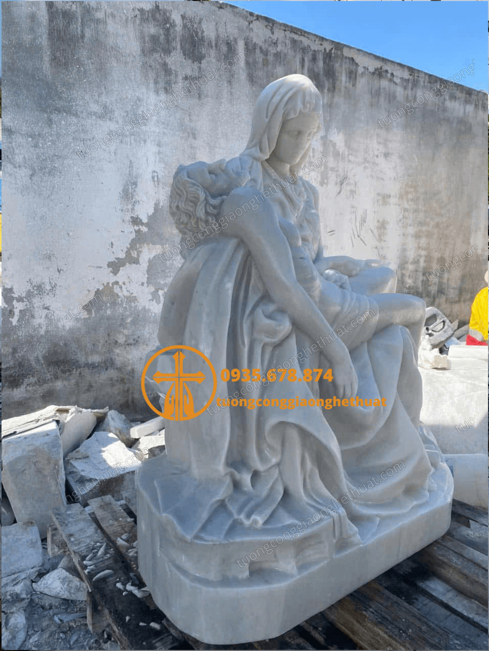 Tượng Đức Mẹ Ban Ơn Bằng Đá Mỹ Nghệ Tâm Nguyễn