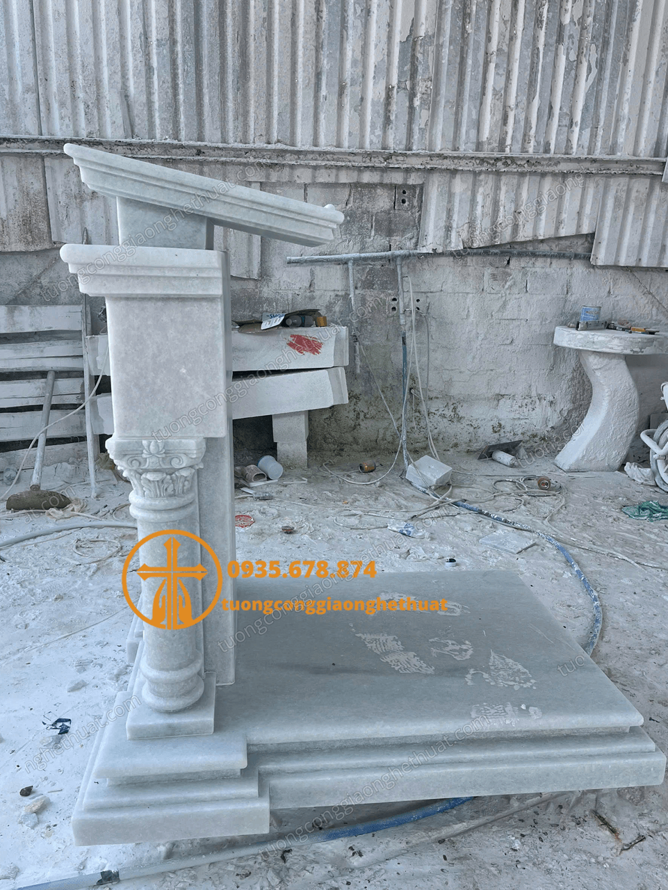 Bục Đọc Sách Thánh Bằng Đá Trắng Non Nước Đẹp