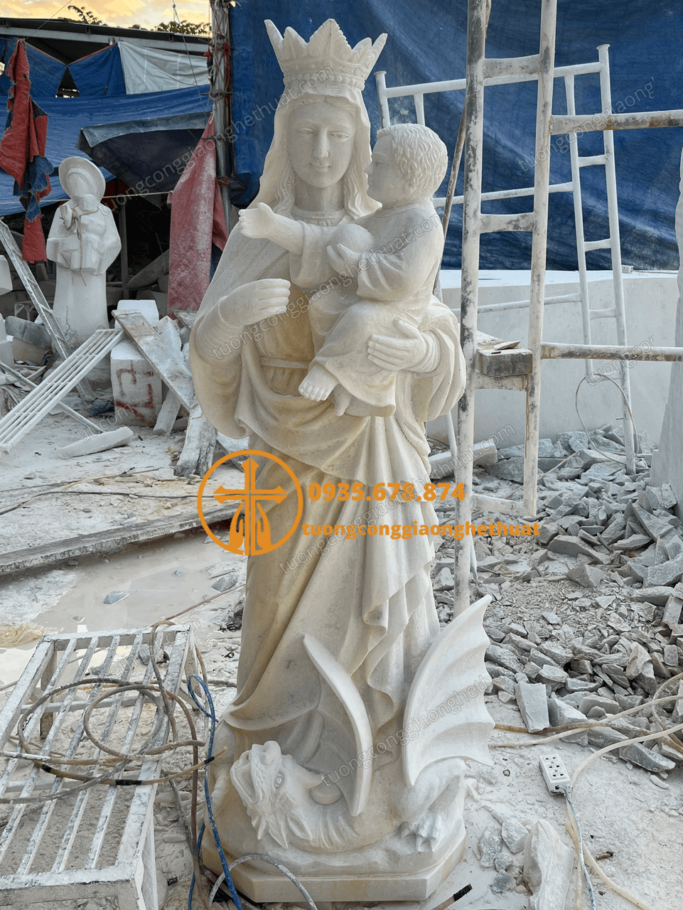 Tượng Đức Mẹ Hằng Cứu Giúp Bằng Đá Phong Thủy Đẹp