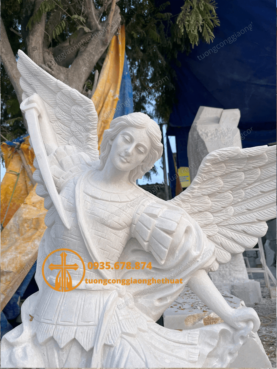 Tượng Tổng Lãnh Thiên Thần Michael Bằng Đá Trắng Đẹp