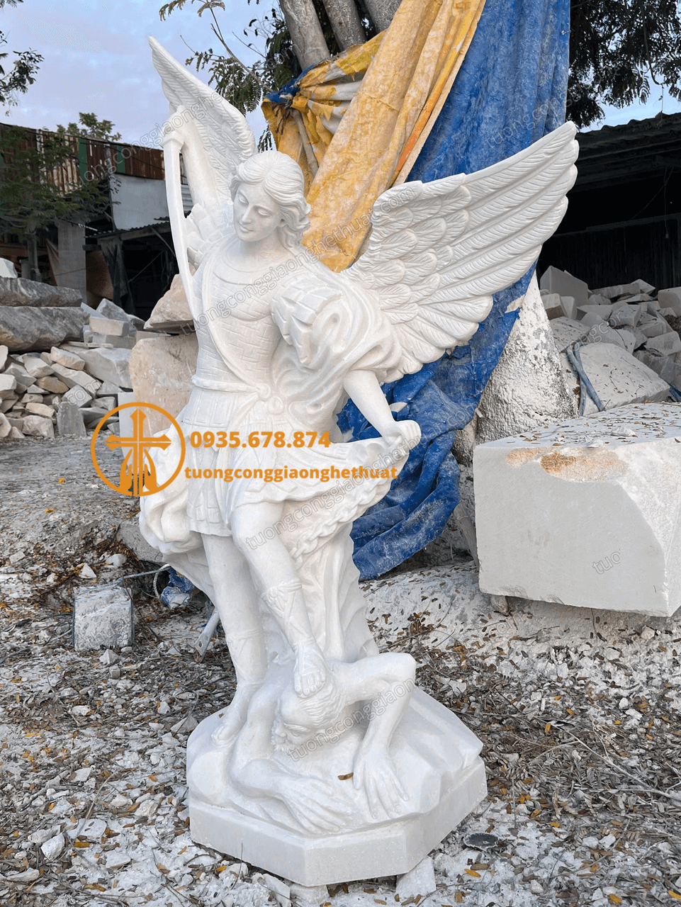 Tượng Tổng Lãnh Thiên Thần Michael Bằng Đá Trắng Đẹp