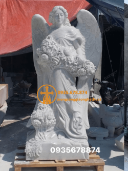 tuông co gai thien than co canh om hoa bang da trang tinh xao