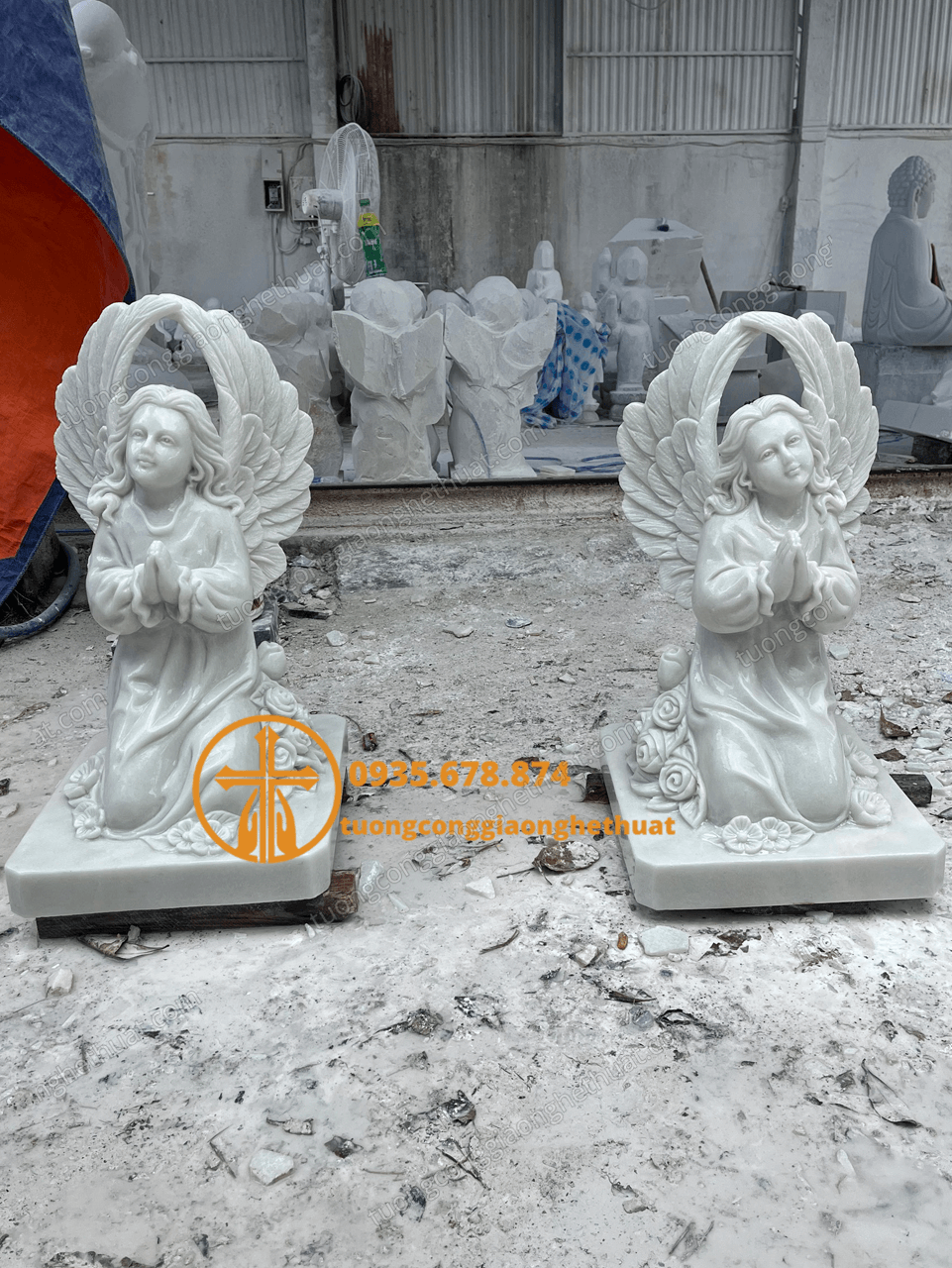 Tượng Thiên Thần Cầu Nguyện Bằng Đá Trắng Tại Đà Nẵng