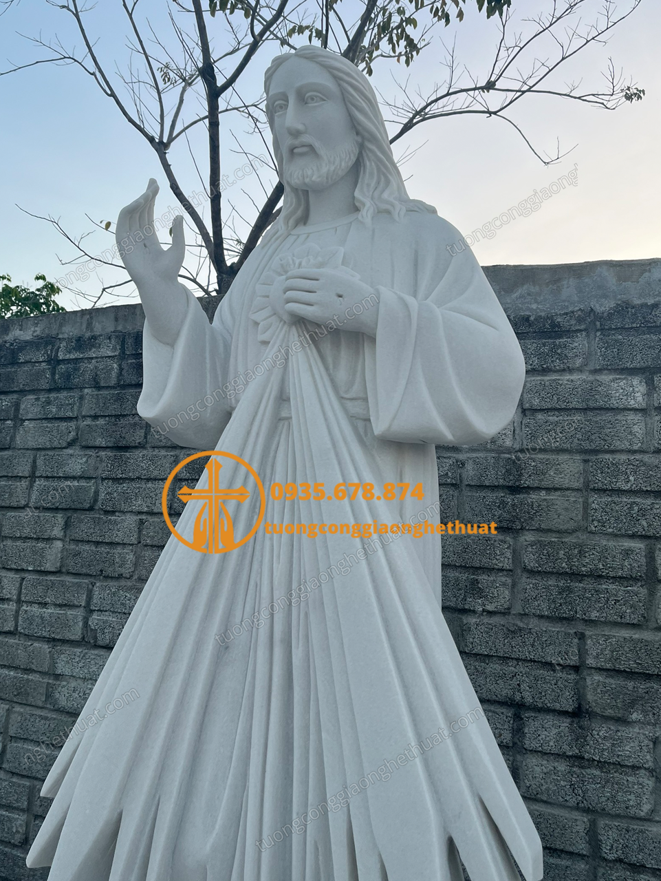 Tượng Chúa Thương Xót Bằng Đá Trắng Mịn Cao 2 Mét