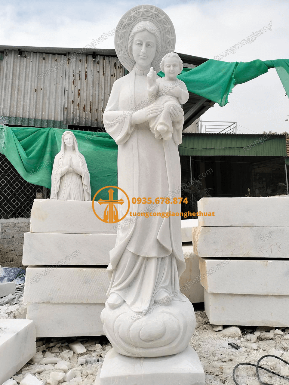 Tượng Đức Mẹ La Vang Bằng Đá Cẩm Thạch Trắng Tự Nhiên