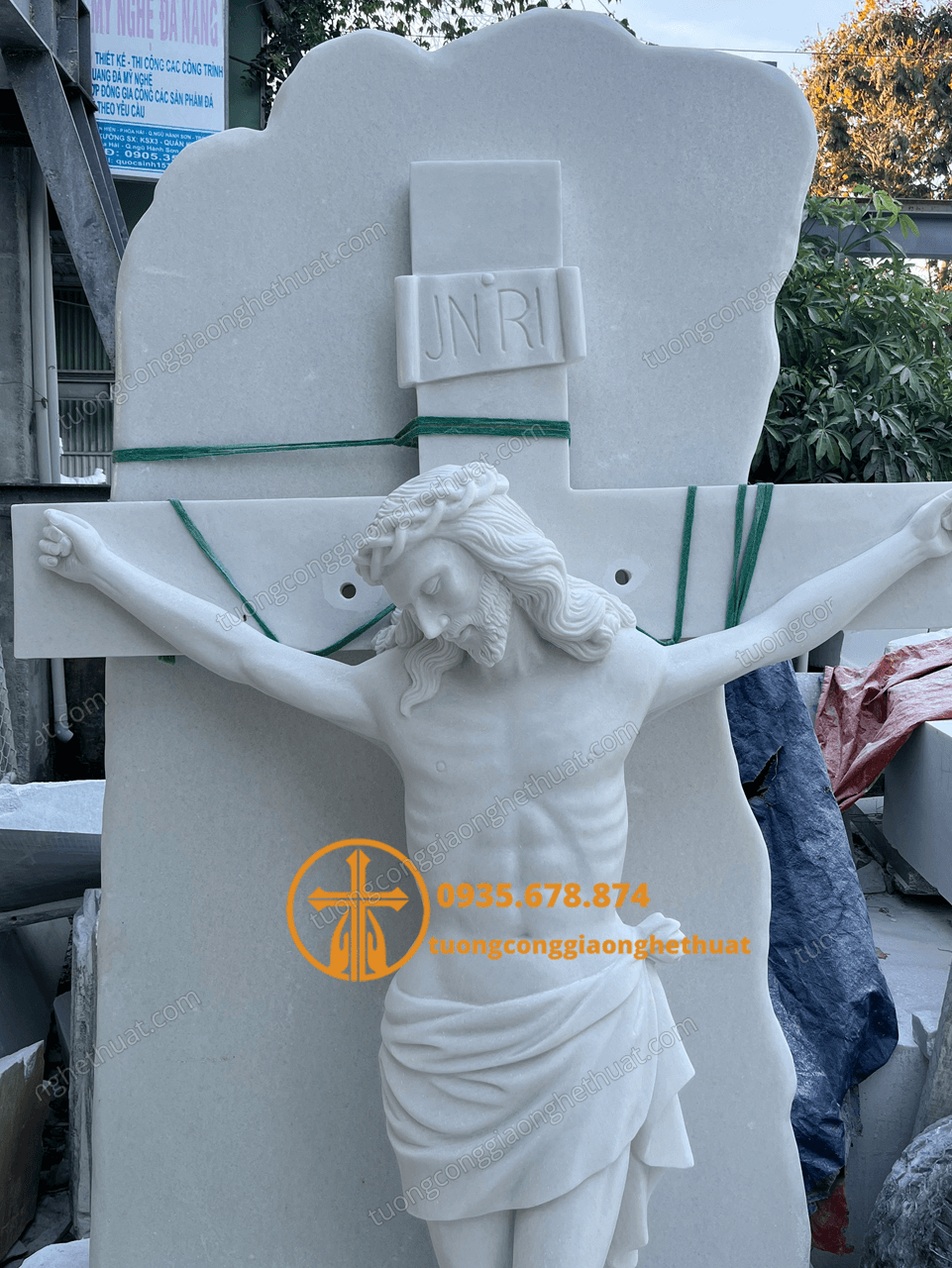 Địa Chỉ Bán Tượng Chúa Chịu Nạn Bằng Đá Nguyên Khối