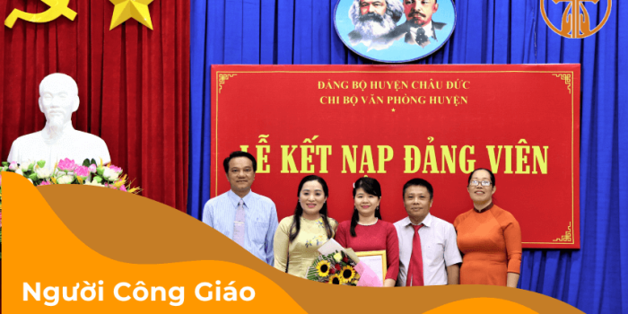nguoi cong giao co duoc vao dang khong